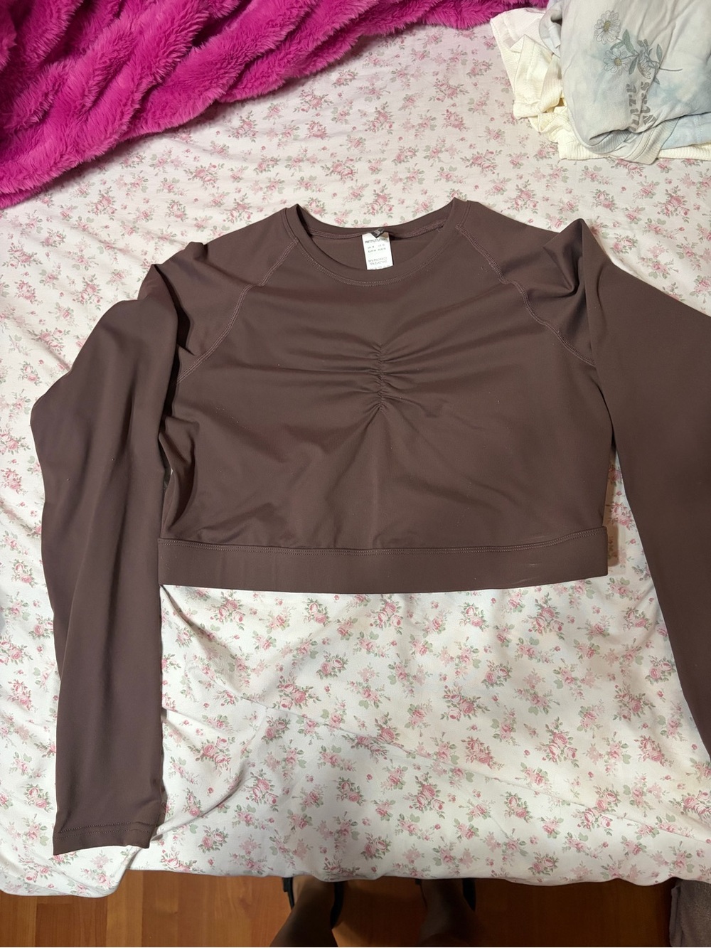 PrettyLittleThing Brown Long-Sleeve Ruched Crop Top